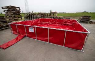 Husky Folding Frame Tank with Quick Release