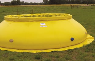 Ground cover with yellow self-supporting tank